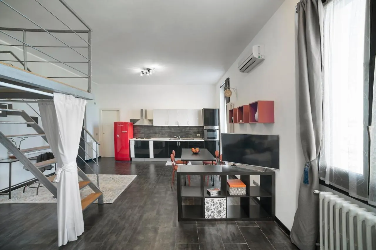 Accogliente Loft Di Design In Bovisa Apartment Milan 0*,  Italy